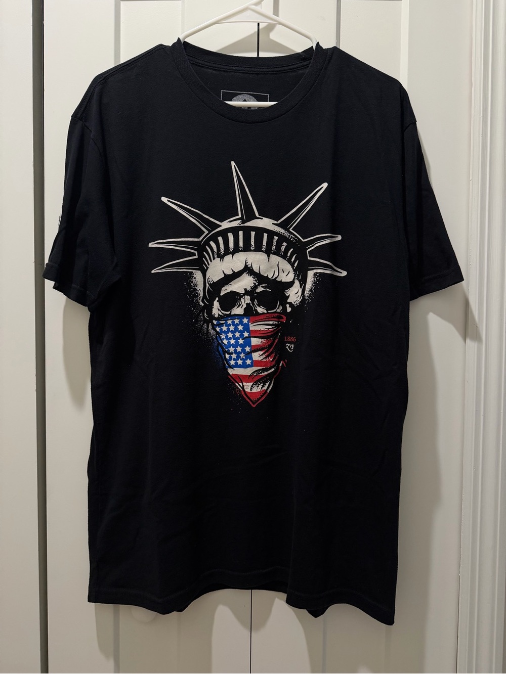 Zero Foxtrot Statue of Liberty Skull Patriotic Graphic T-Shirt Men’s Large